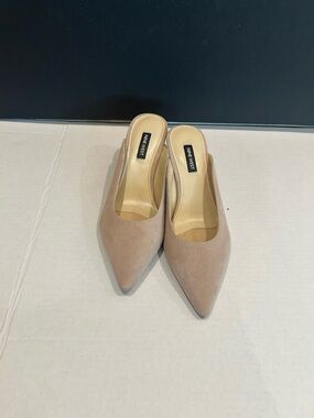 Nine West Taupe Pointed-Toe Slip-On Mules 7